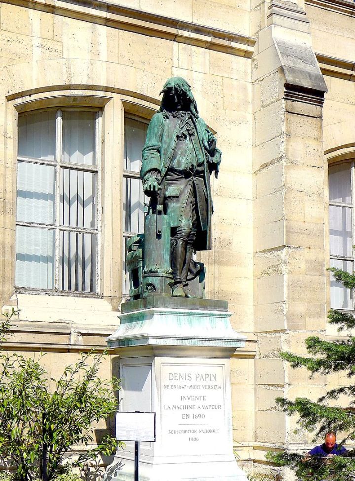 800px-P1020035_Paris_III_CNAM_Statue_de_Denis_Papin_reductwk